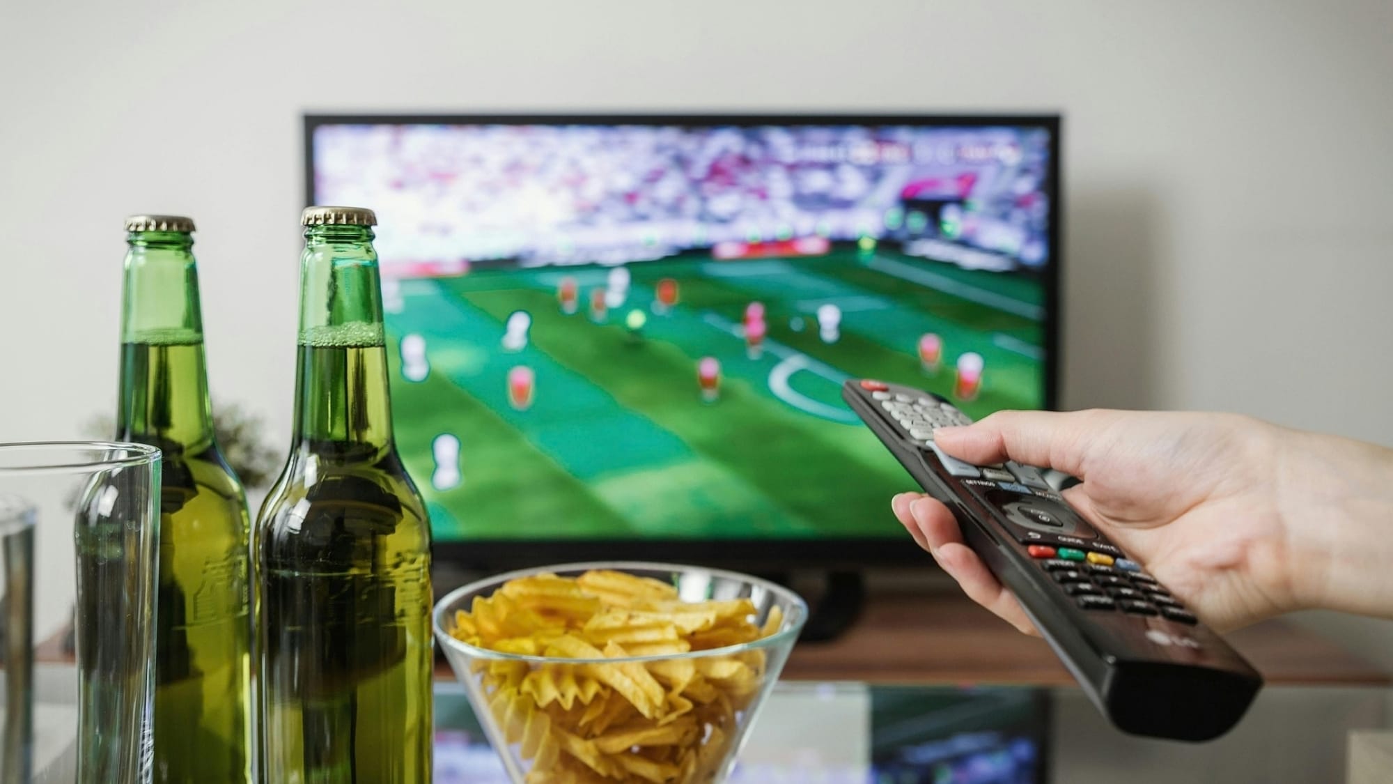 DStv Premium drops to R799 on 24-month deal