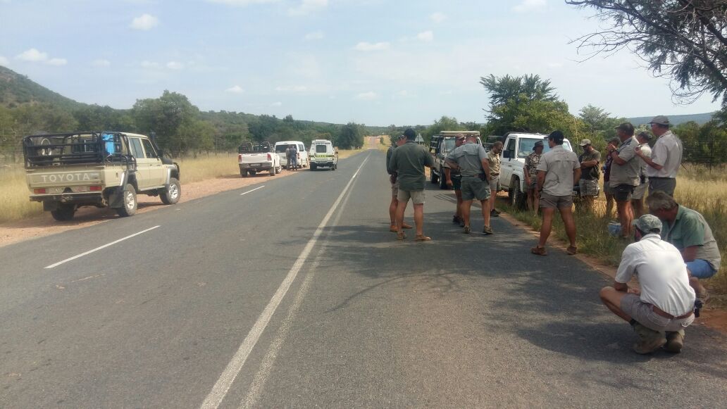 Drie verdagtes vlug na plaasaanval